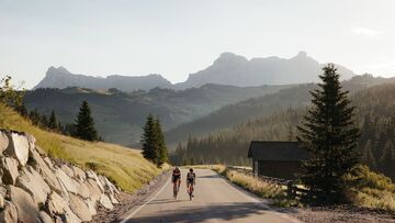 Road bike from Corvara to the Campolongo pass