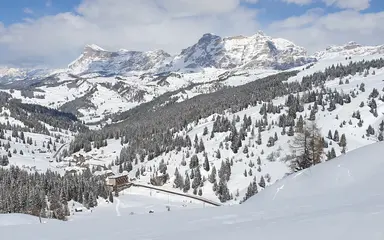 Hotel Boé in winter on the Campolongo pass